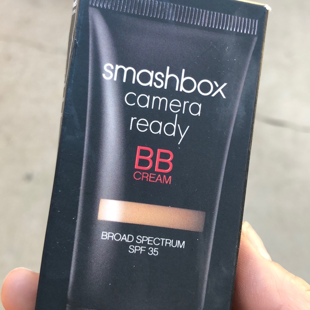 Smashbox camera ready BB cream light